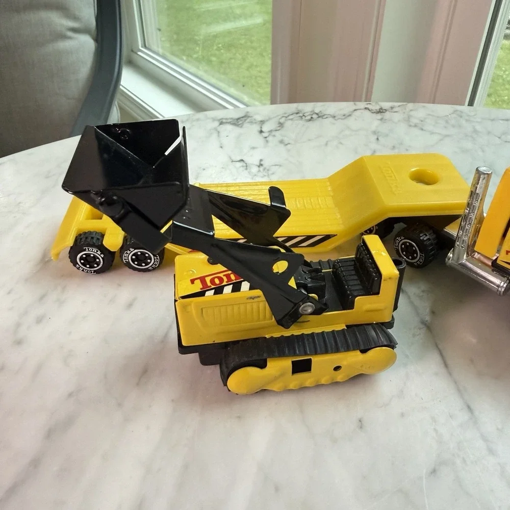 Vtg‎ 1981 Mini Tonka Yellow Semi Truck Lowboy Trailer & Crawler Bulldozer Set